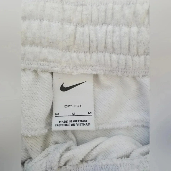 Nike Dri-FIT Swoosh Fly Standard Issue - Picture 3 of 10